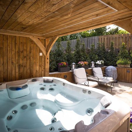 Cotswold Cottage With Hot Tub Bledington Eksteriør billede