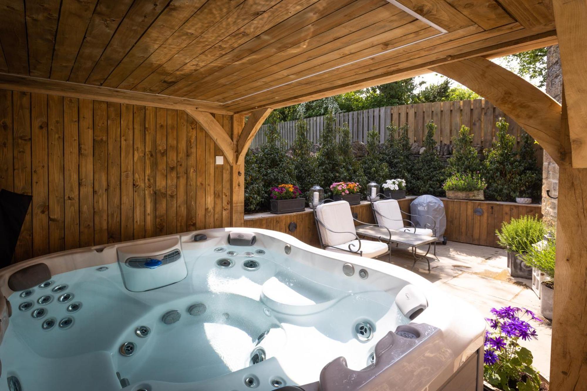 Cotswold Cottage With Hot Tub Bledington Eksteriør billede